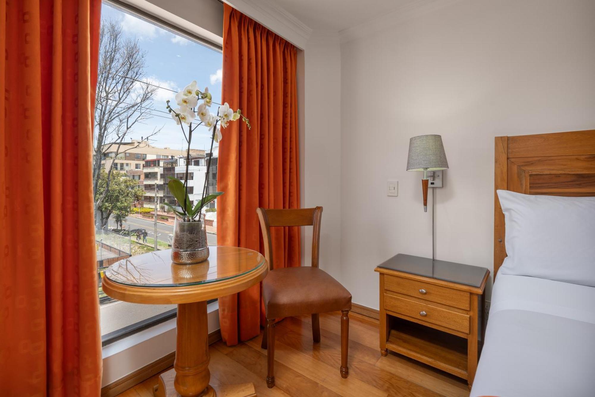 Egina 4* Bogota